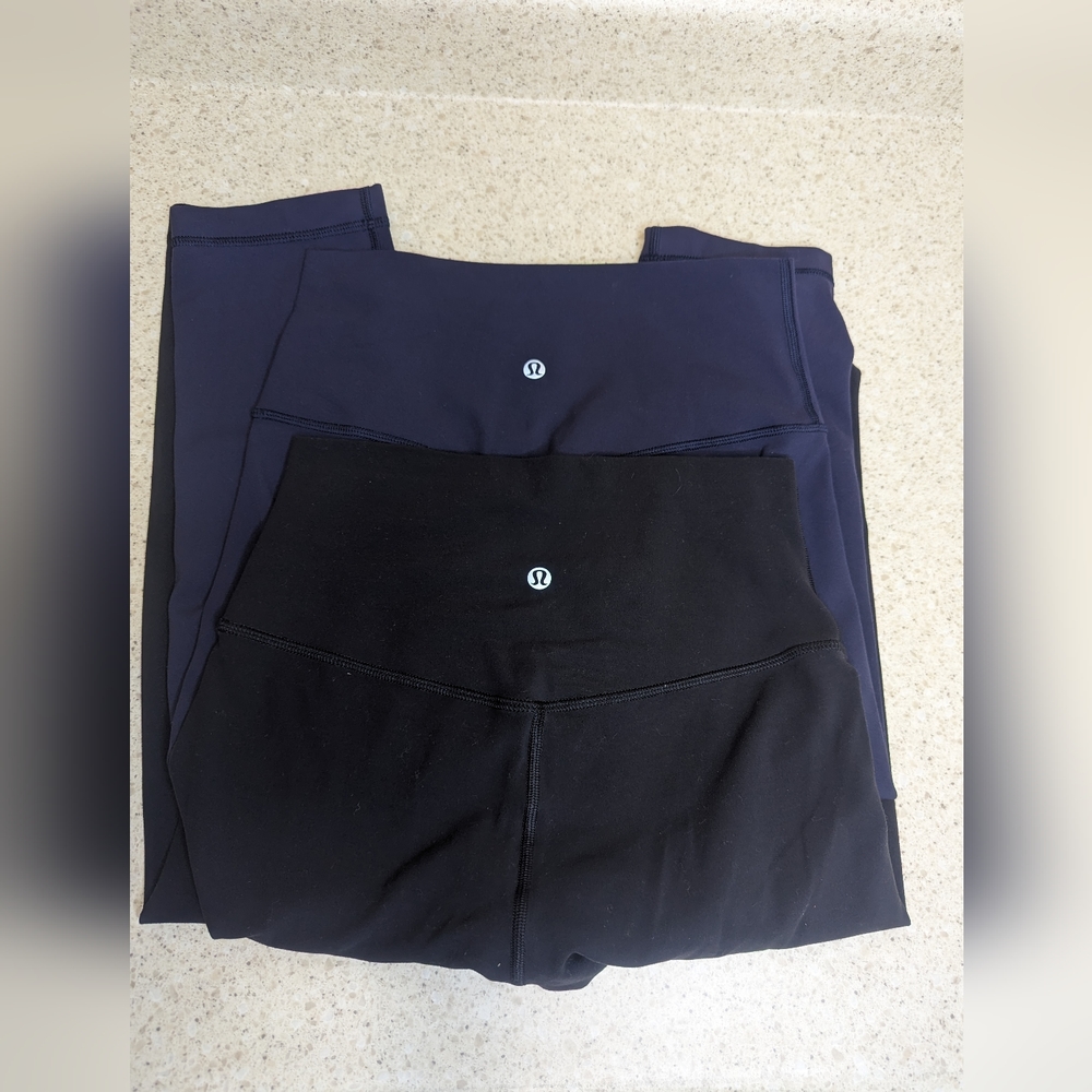 Lululemon Women’s Align Crop Capri legging navy blue and Black Size 6